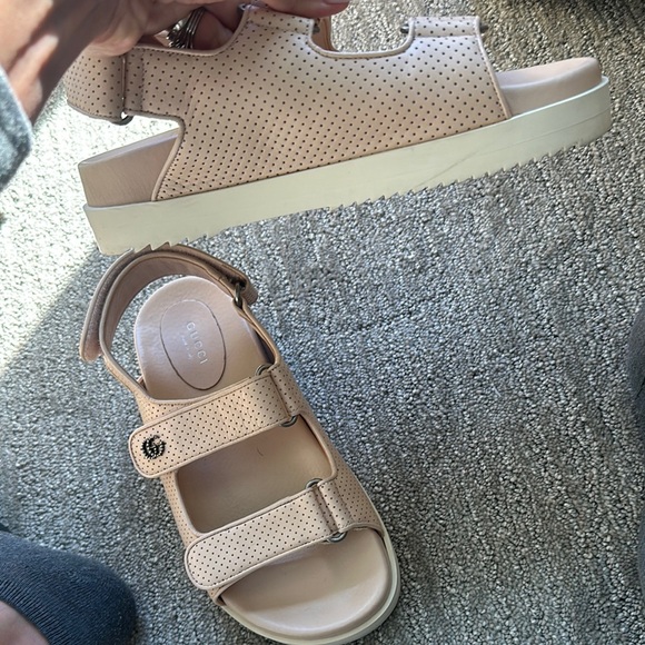 Gucci Cream Sandals with Adjustable Straps - Picture 4 of 12